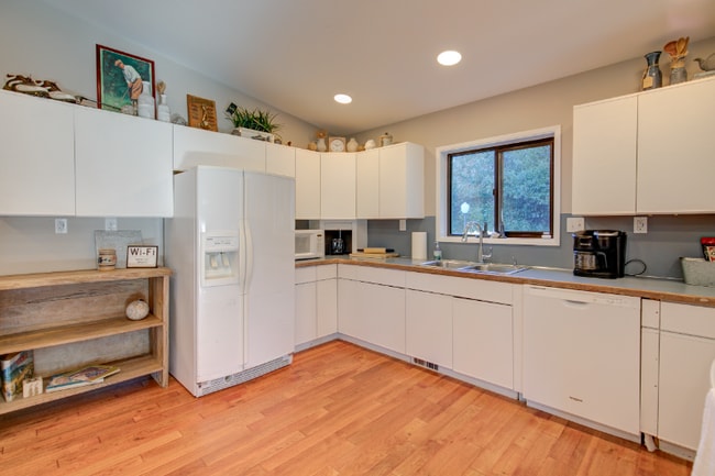 Photo - 2498 Fowler Rd