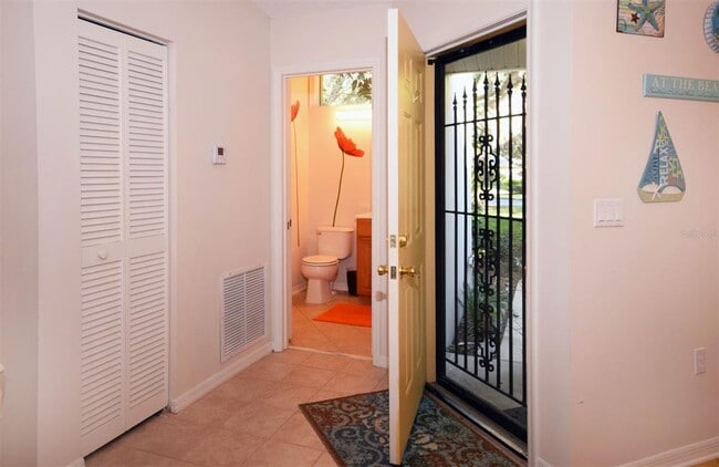 Photo - 231 Southampton Ln