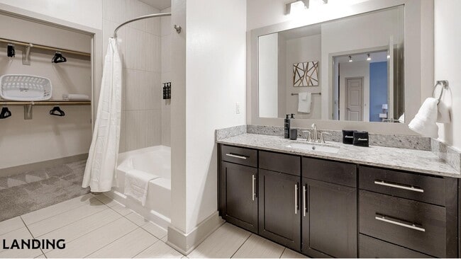 Photo - 660 Yorktown St Unidad 2214