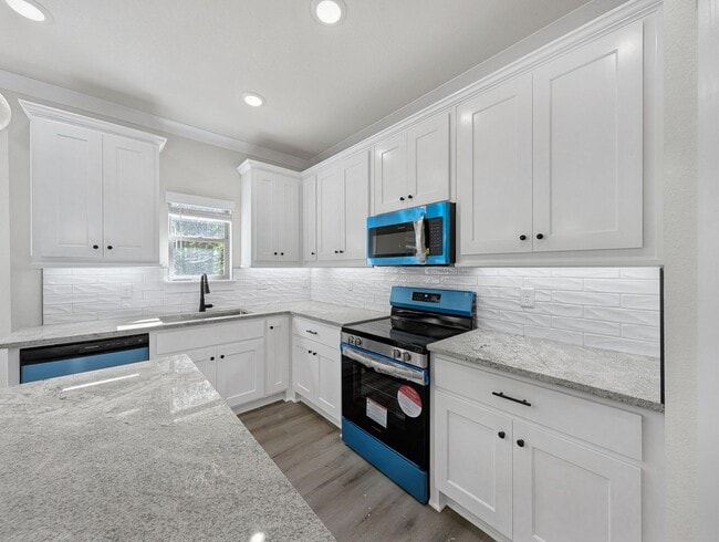 Photo - 284 Stoneykirk Dr