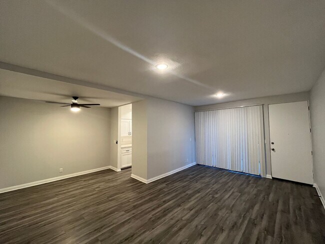 Photo - 1527 Veteran Ave