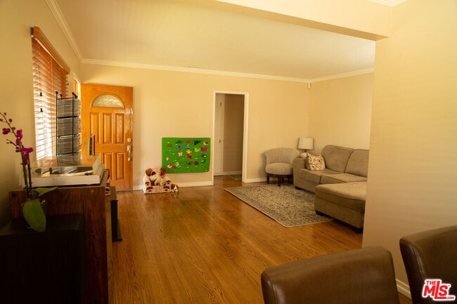 Photo - 5258 Thornburn St