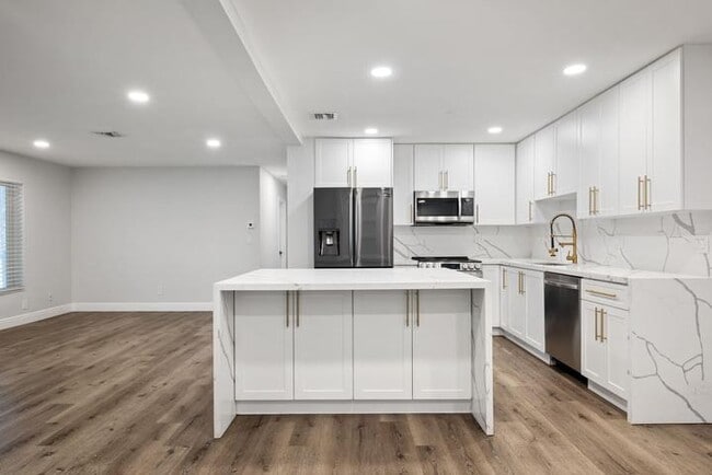 Photo - 2298 NE 4th Ave