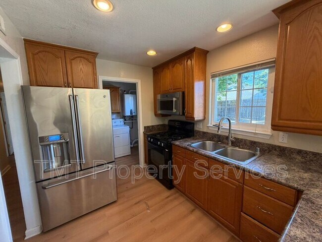 2533 Stansberry Way