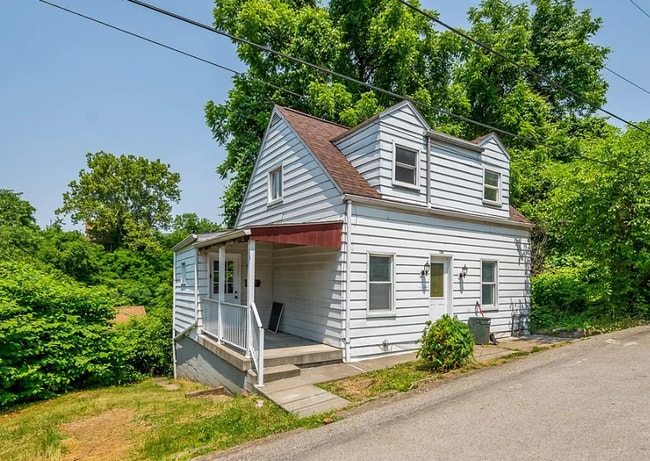 Building Photo - 716 5th Ave