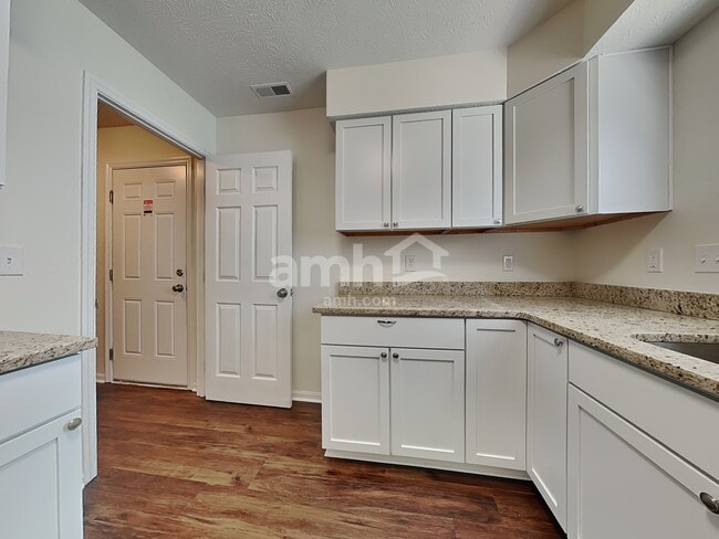 Photo - 3907 Little Creek Dr