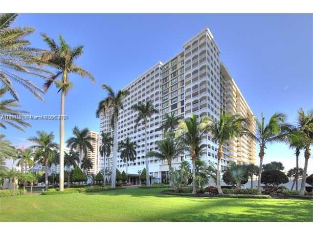 Building Photo - 9801 Collins Ave Unit 11-O