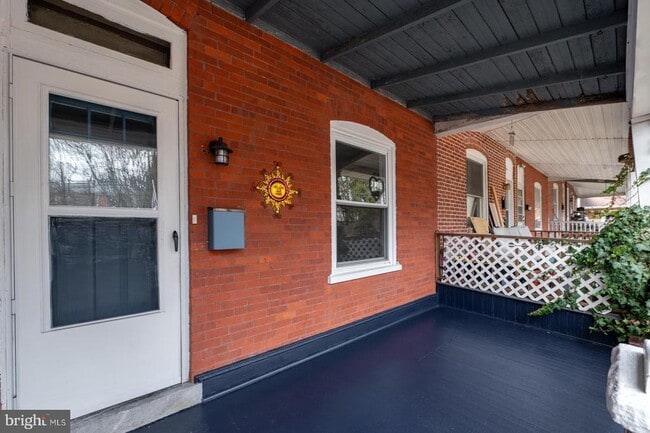 Photo - 220 Railroad Ave