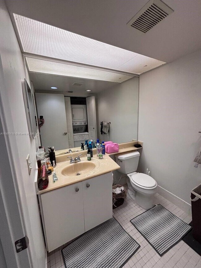 Photo - 500 SW 130th Terrace Unidad 203A