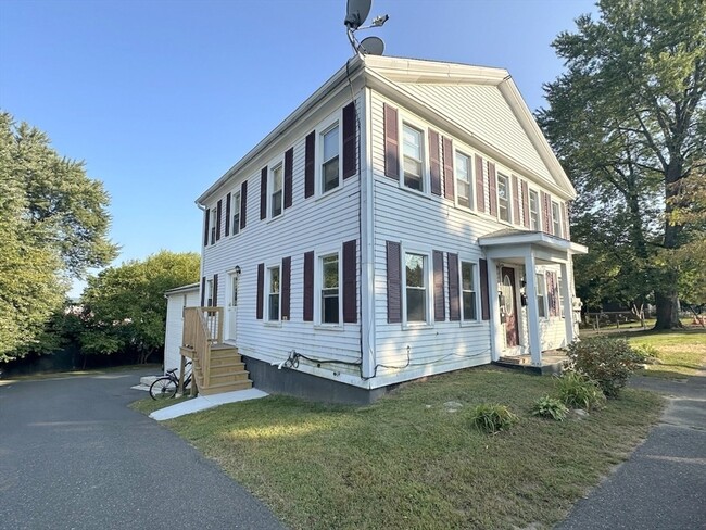 Photo - 227 Bridge St