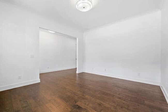 Photo - 3388 Kelowna Ct