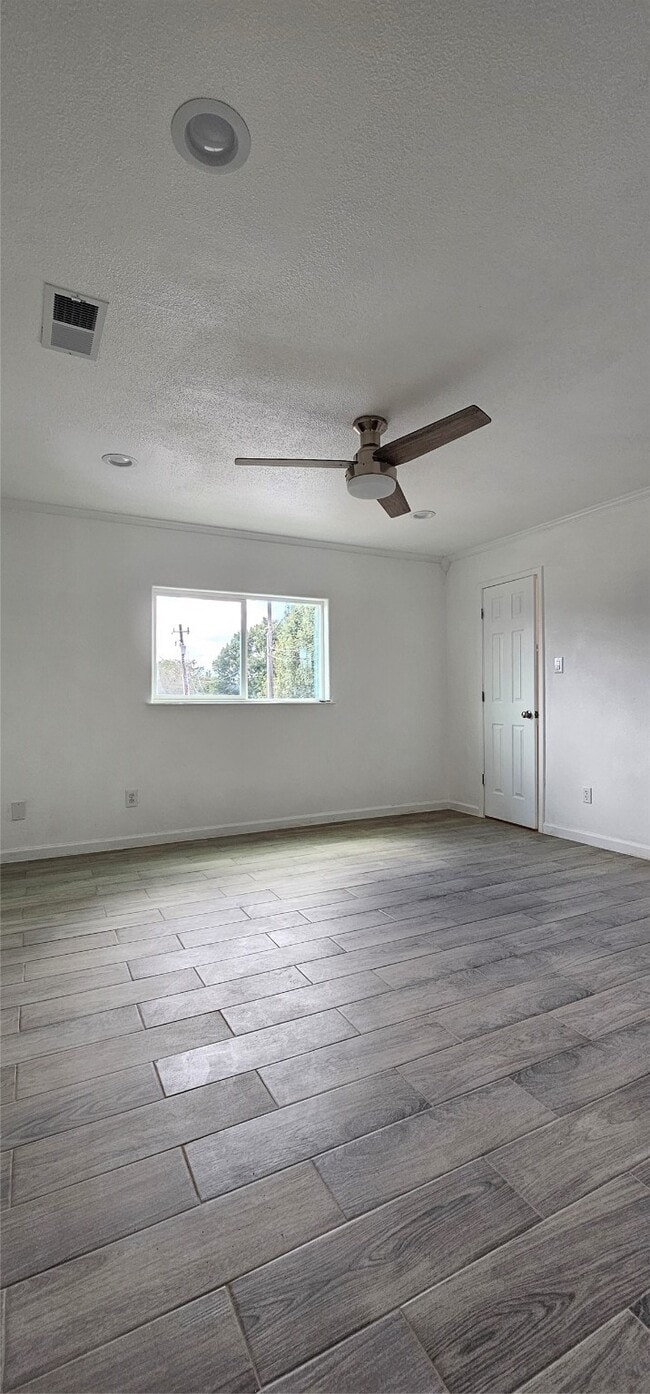 Photo - 811 Knights Bridge Ln