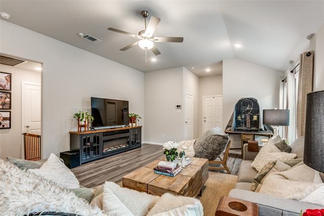 Photo - 1116 Aragon Trl