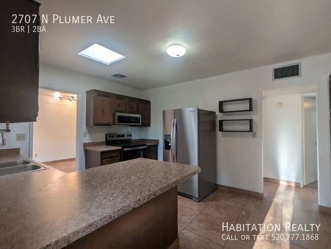 Photo - 2707 N Plumer Ave