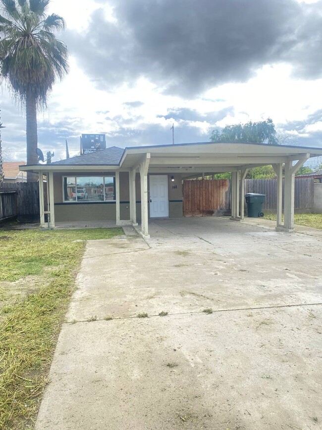 Photo - 148 N West St