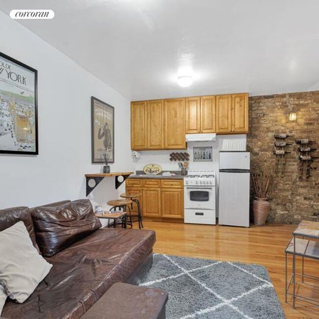 Photo - 111 MacDougal St