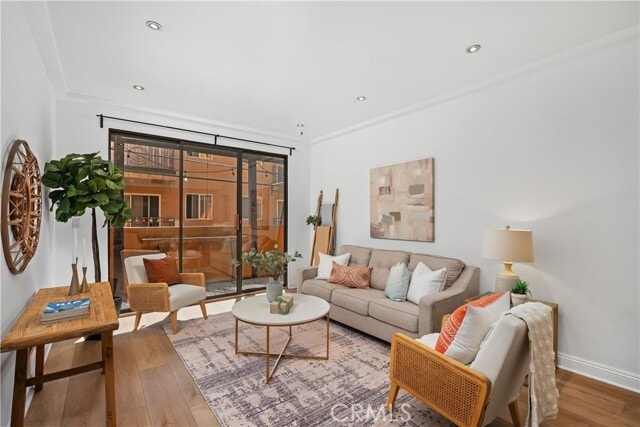 Photo - 828 N Hudson Ave Unidad 106