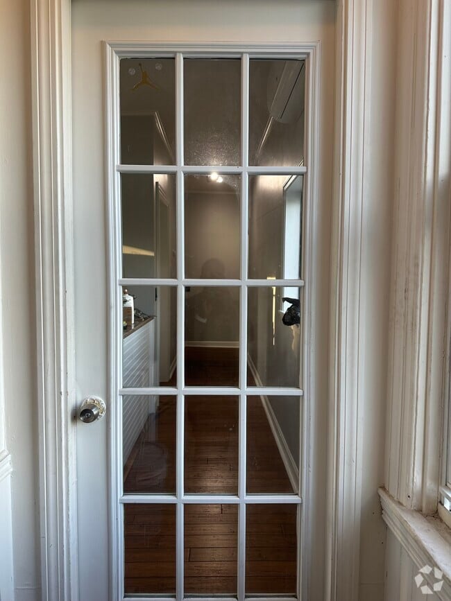Building Photo - 205 Waterman Ave Unit 2ND Rental
