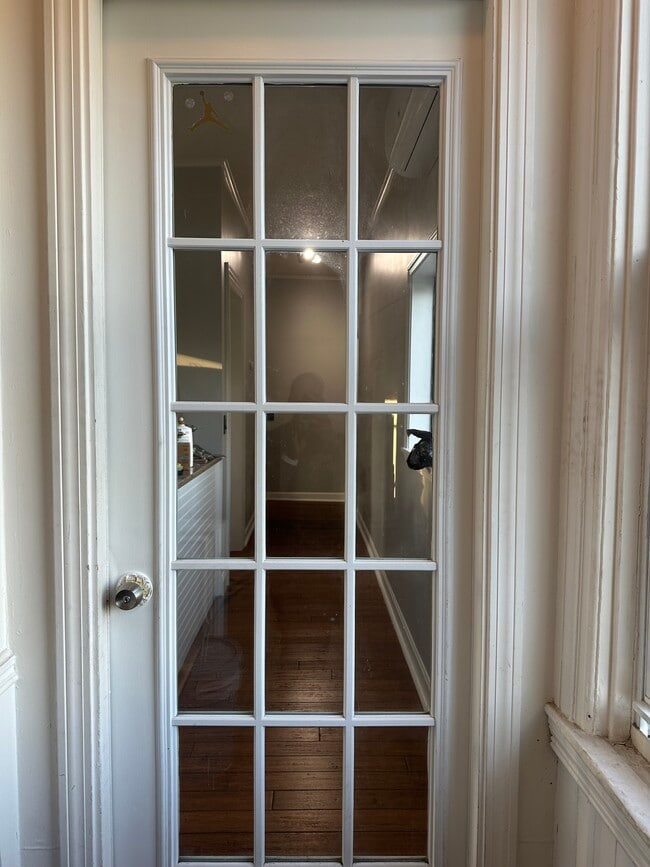Building Photo - 205 Waterman Ave Unit 2ND Rental