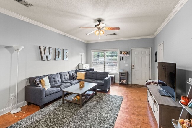 Photo - Fall 2026 Upscale 2 Bedroom Condo @ Plainsview Condominiums