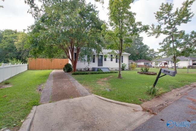 Photo - 1702 Truman Dr NE