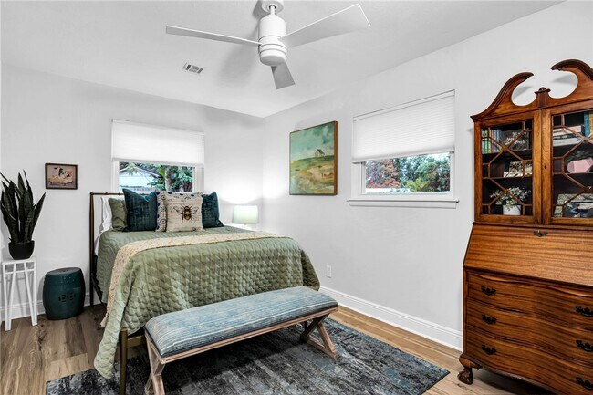 Photo - 1605 SE P St