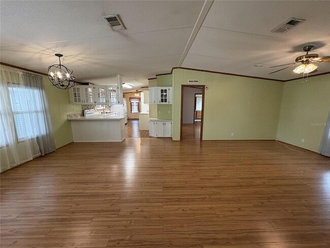 Photo - 616 Klickety Klak Ln