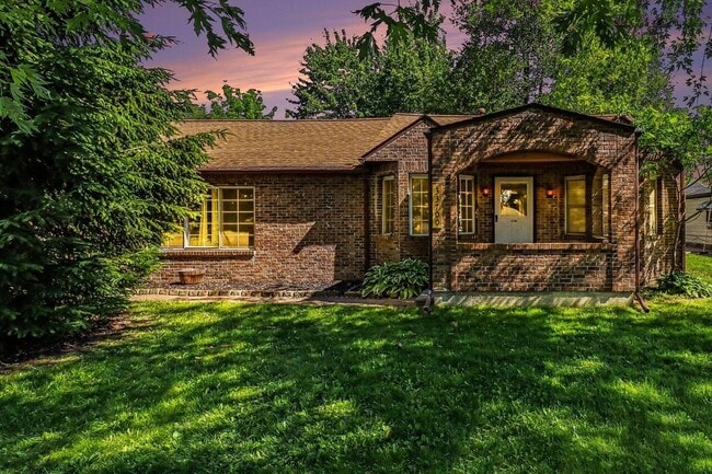 Building Photo - 33700 Beechwood St