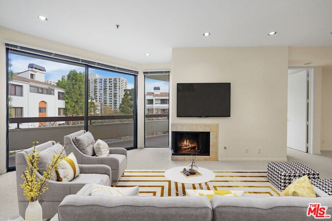 Building Photo - 2102 Century Park Ln Unit 305