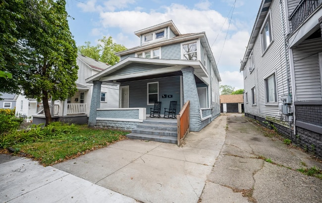 1044 Muskegon Ave NW