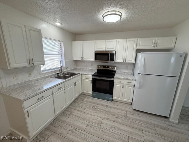 Building Photo - 3085 Barrett Ave Rental