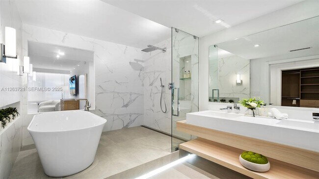 Photo - 2301 Collins Ave Unit 641