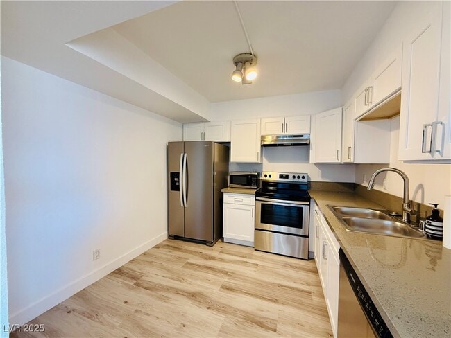 Photo - 3930 S University Center Dr Unit 308