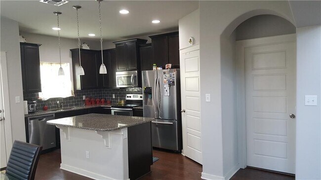 Photo - 16105 Hawthorne Heights Trail