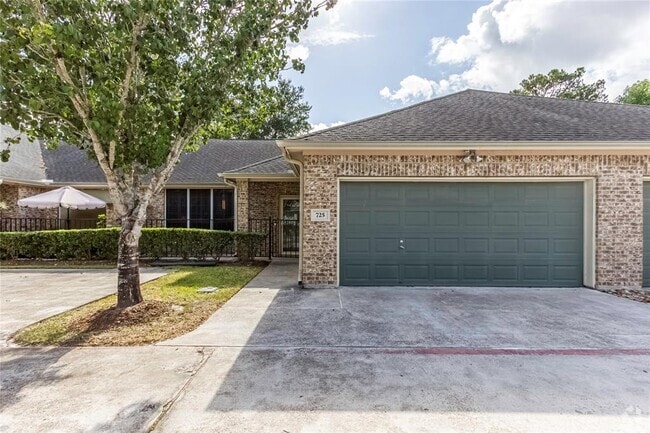 Building Photo - 725 Cedarwood Dr Rental