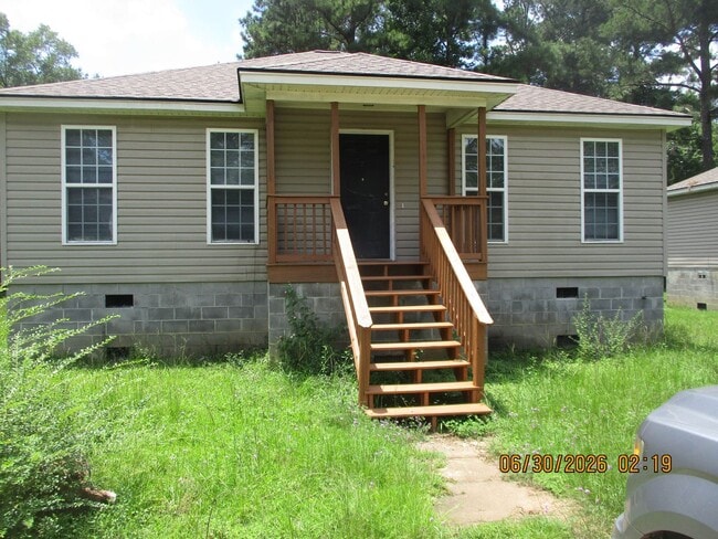 Building Photo - 2201 Beachview Dr
