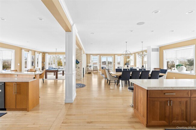 176 Beach Ln