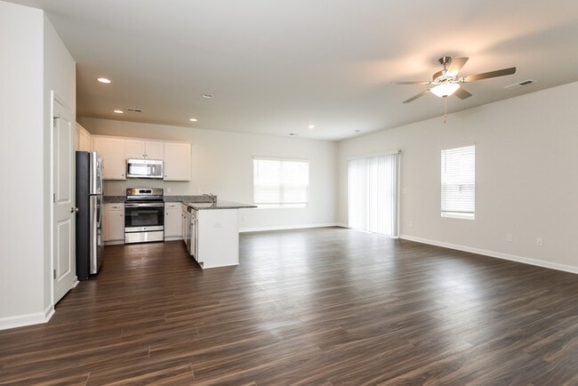 Photo - 113 Shire Dr