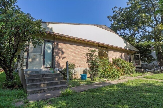 Photo - 3304 Tom Green St Townhome