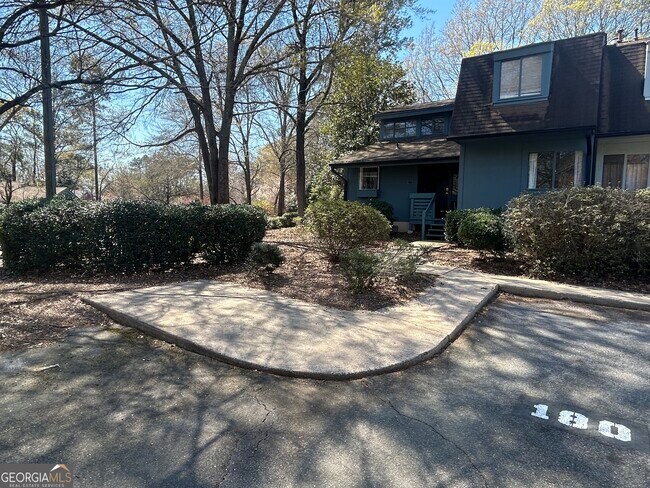 Photo - 180 Woodstone Dr