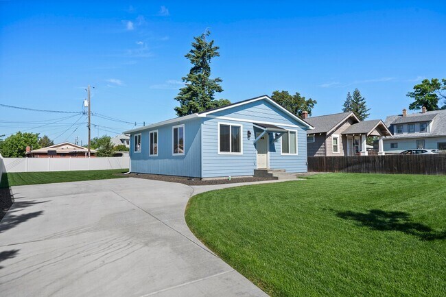 NEWLY RENOVATED 2 BEDROOM HOME.