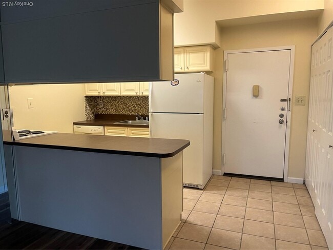 Photo - 725 Miller Ave Unit #123