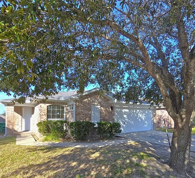 Building Photo - 5203 Panay Park Dr