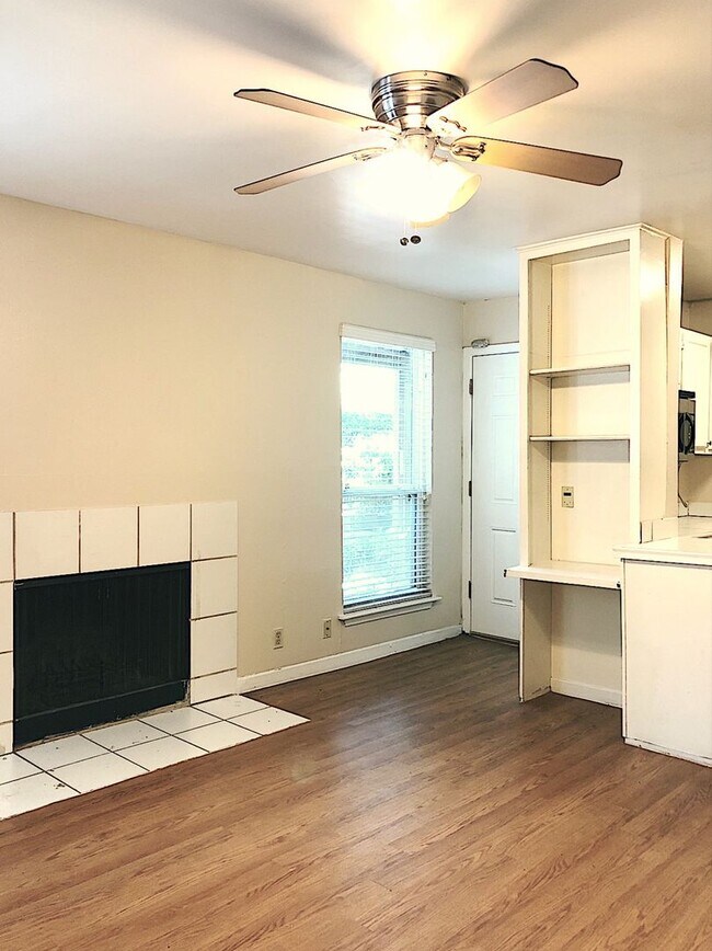 Photo - ESCALA - WEST CAMPUS - STUDIO - BAMBOO FLOORS