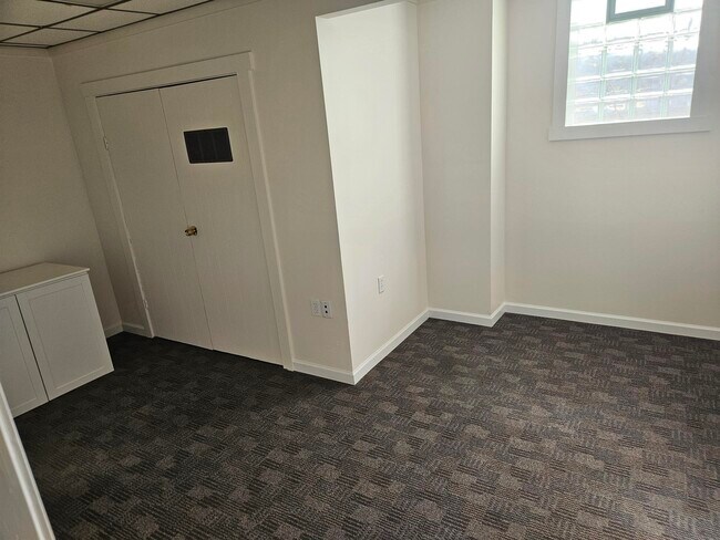 Photo - 19 W Water St