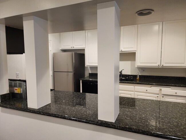 Photo - 5339 Newcastle Ave Unit 111