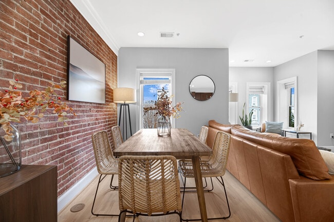 Photo - 444 M St NW