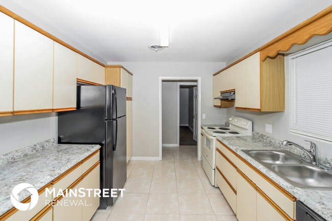 Photo - 472 Linda Ln