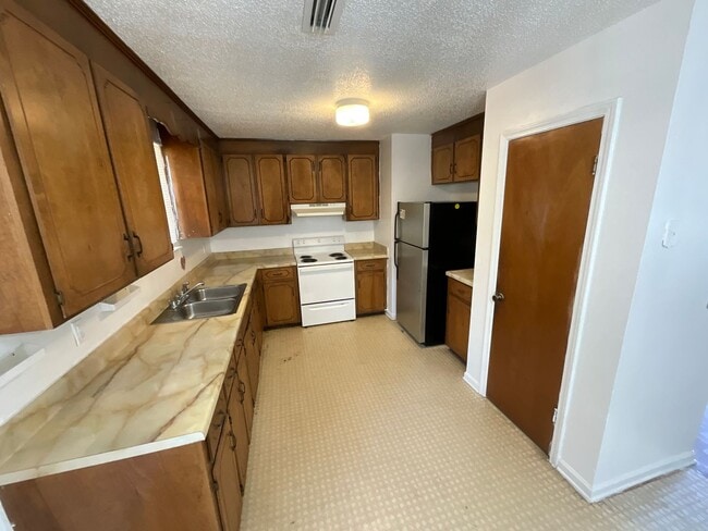 Photo - Spacious Brick 3/1 in Marianna in Quiet Cul-de-Sac