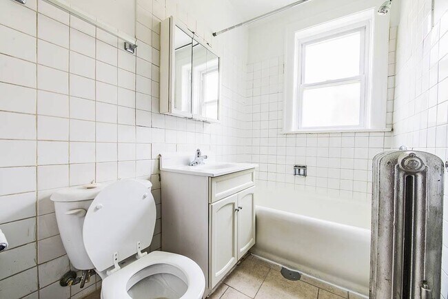 Photo - 7348 S King Dr